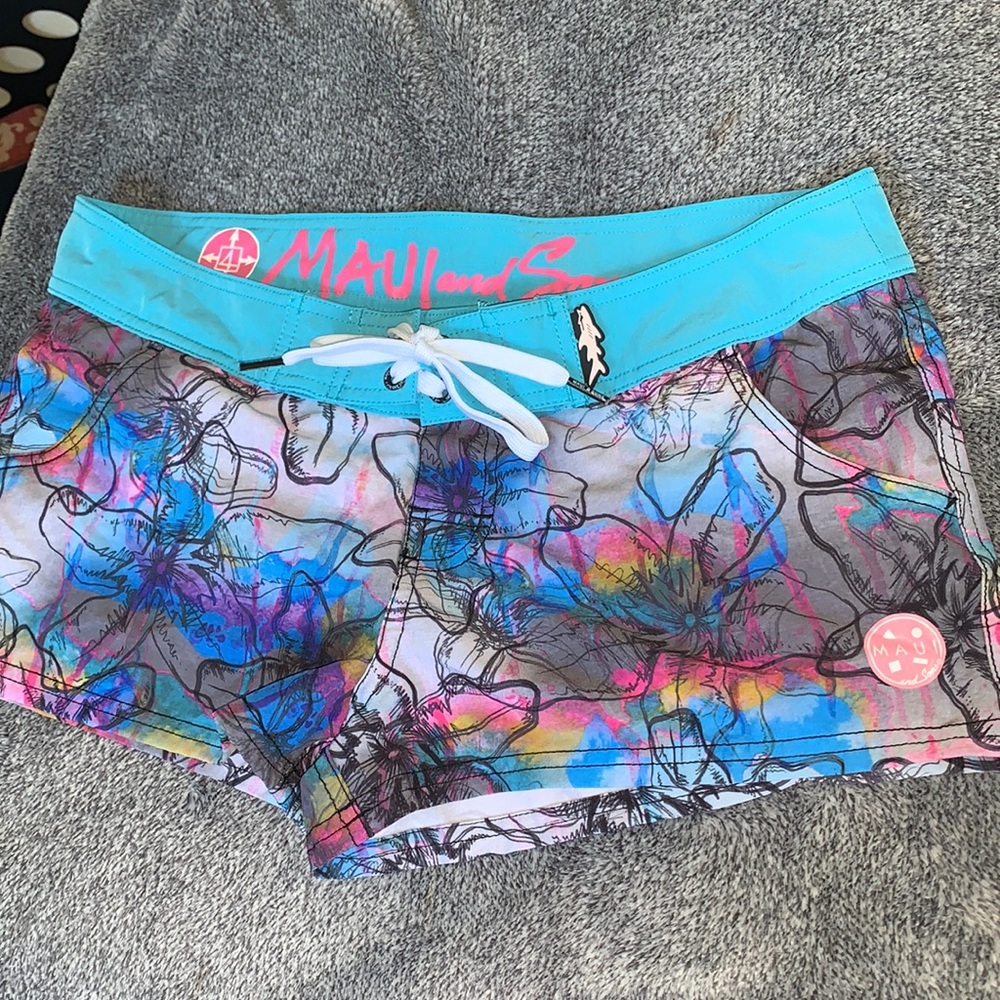 Maui and sons womenswear board shorts beach wear